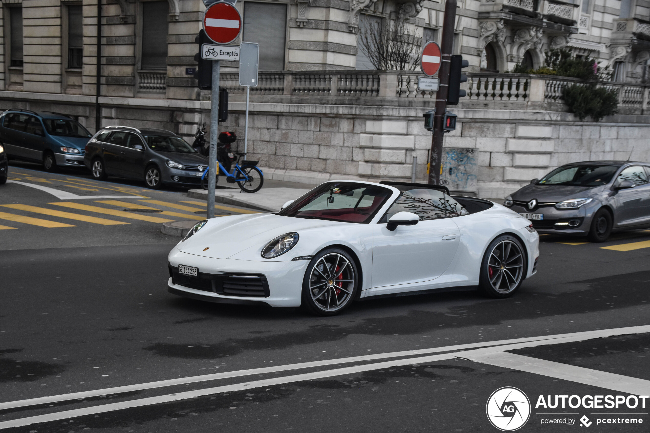 Porsche 992 Carrera 4S Cabriolet