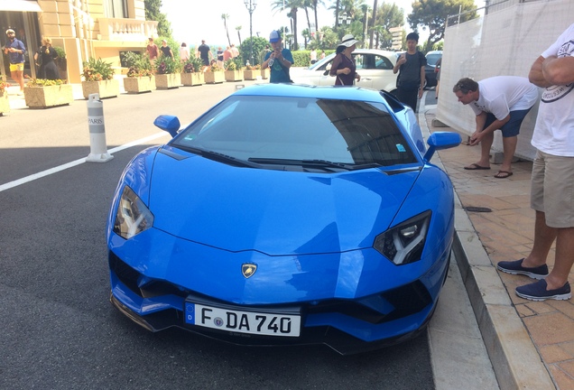 Lamborghini Aventador S LP740-4