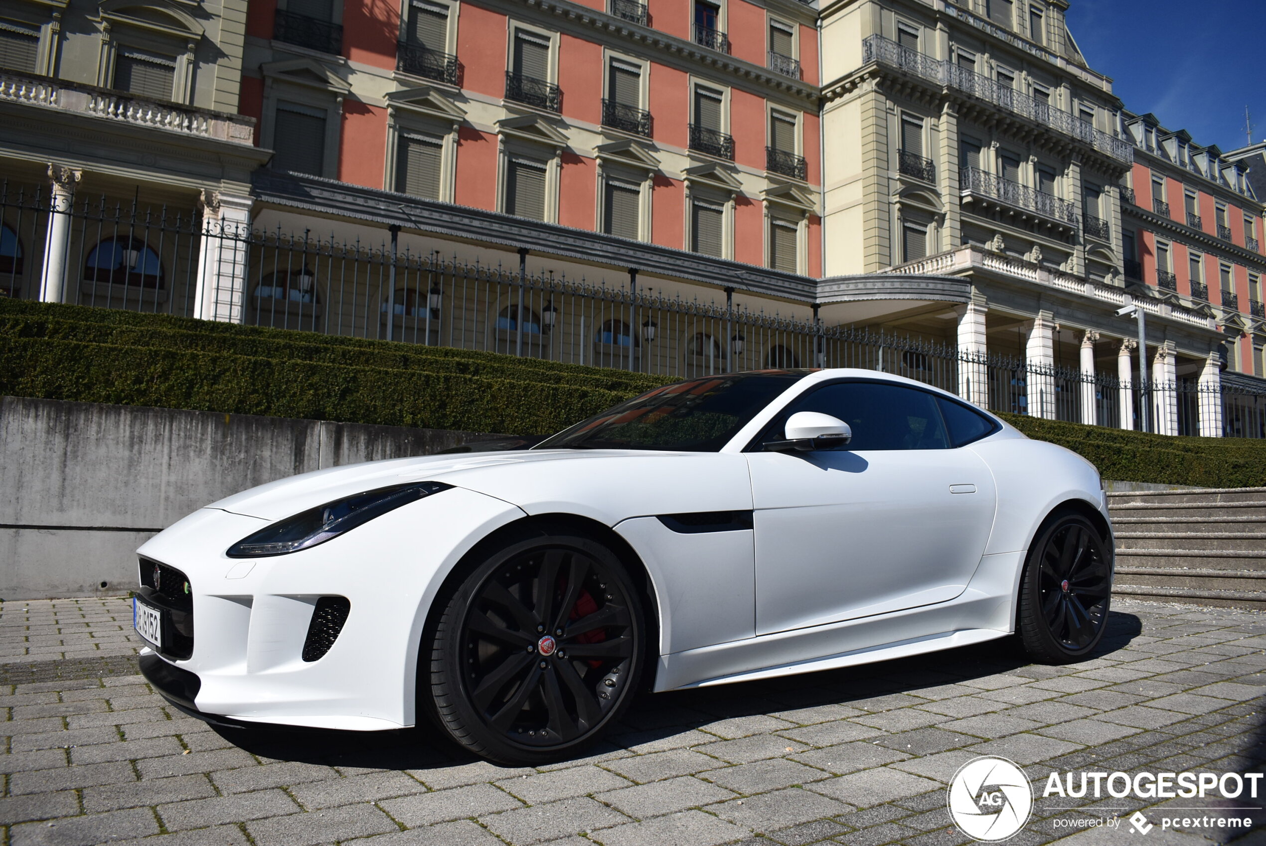 Jaguar F-TYPE R AWD Coupé