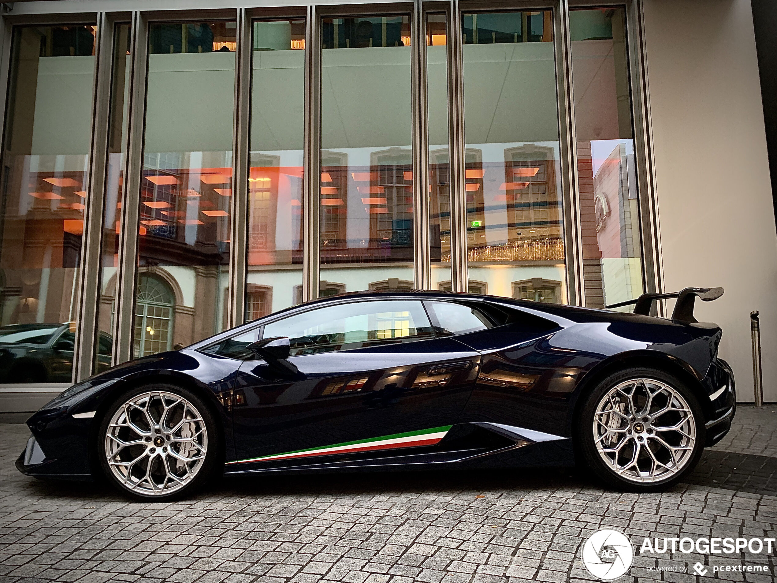 Lamborghini Huracán LP640-4 Performante