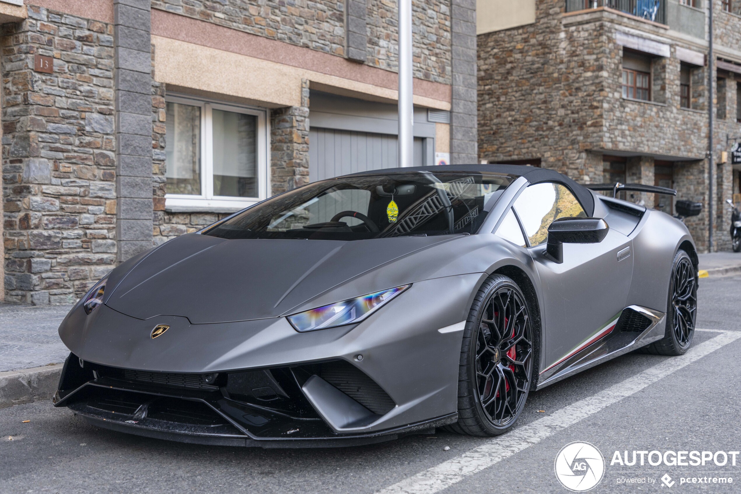 Lamborghini Huracán LP640-4 Performante Spyder