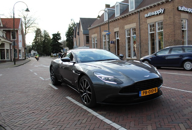 Aston Martin DB11