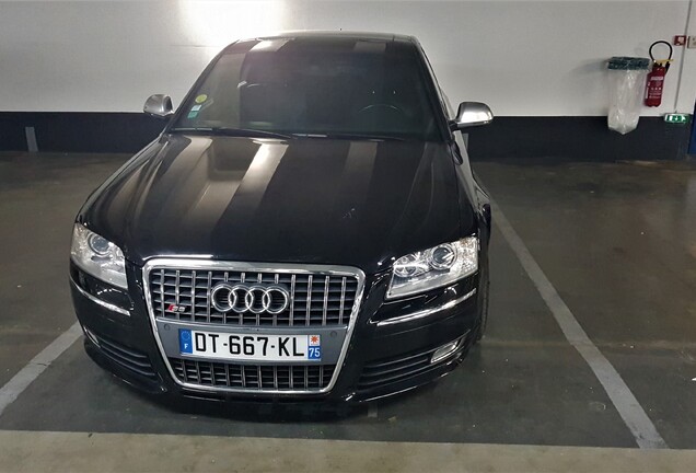 Audi S8 D3