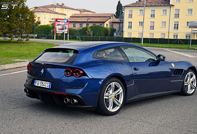 Ferrari GTC4Lusso