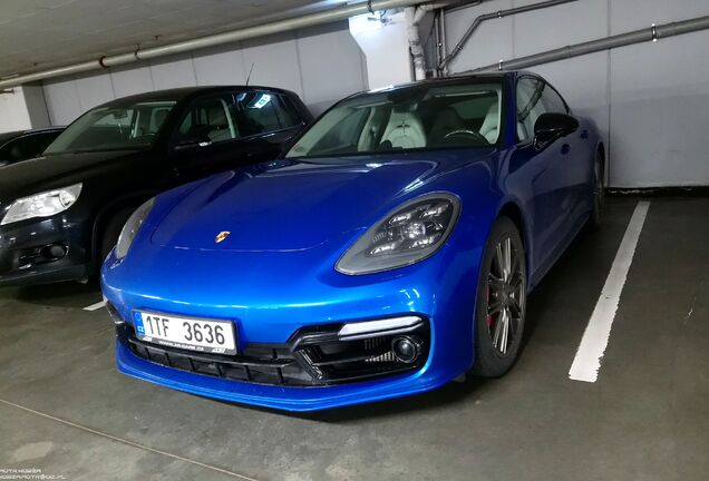 Porsche 971 Panamera Turbo