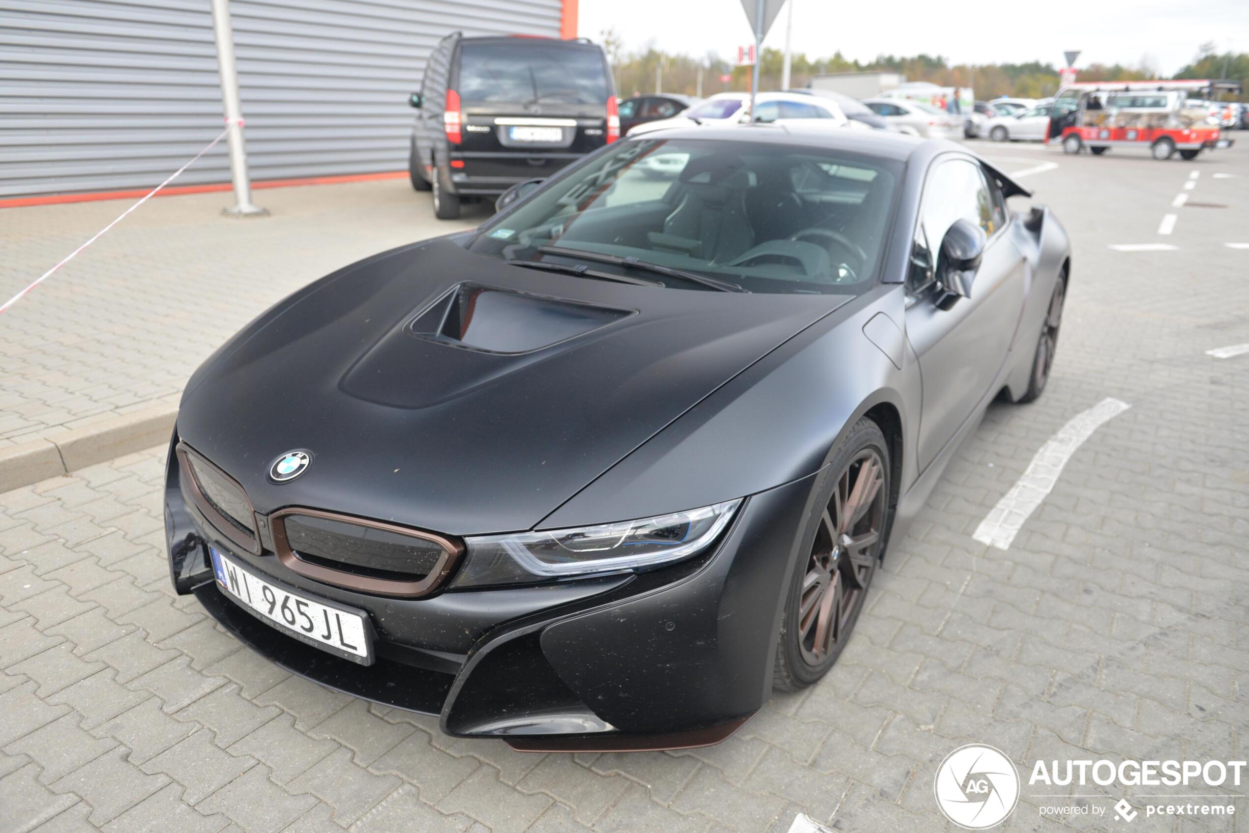 BMW i8