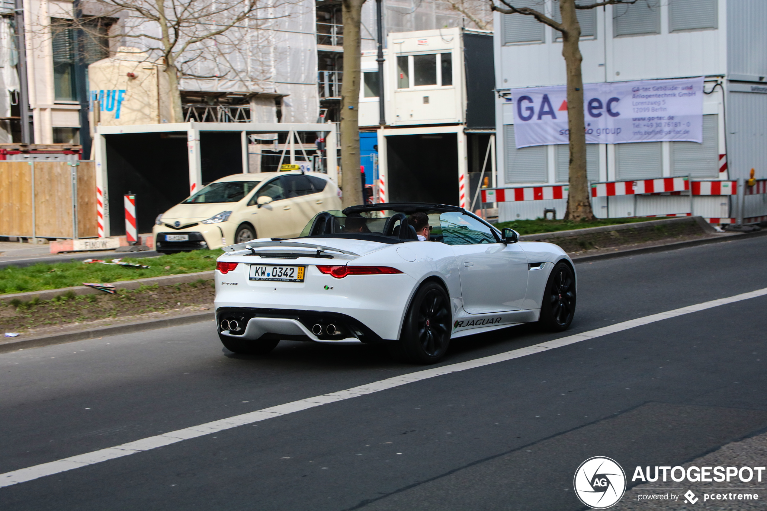 Jaguar F-TYPE R Convertible