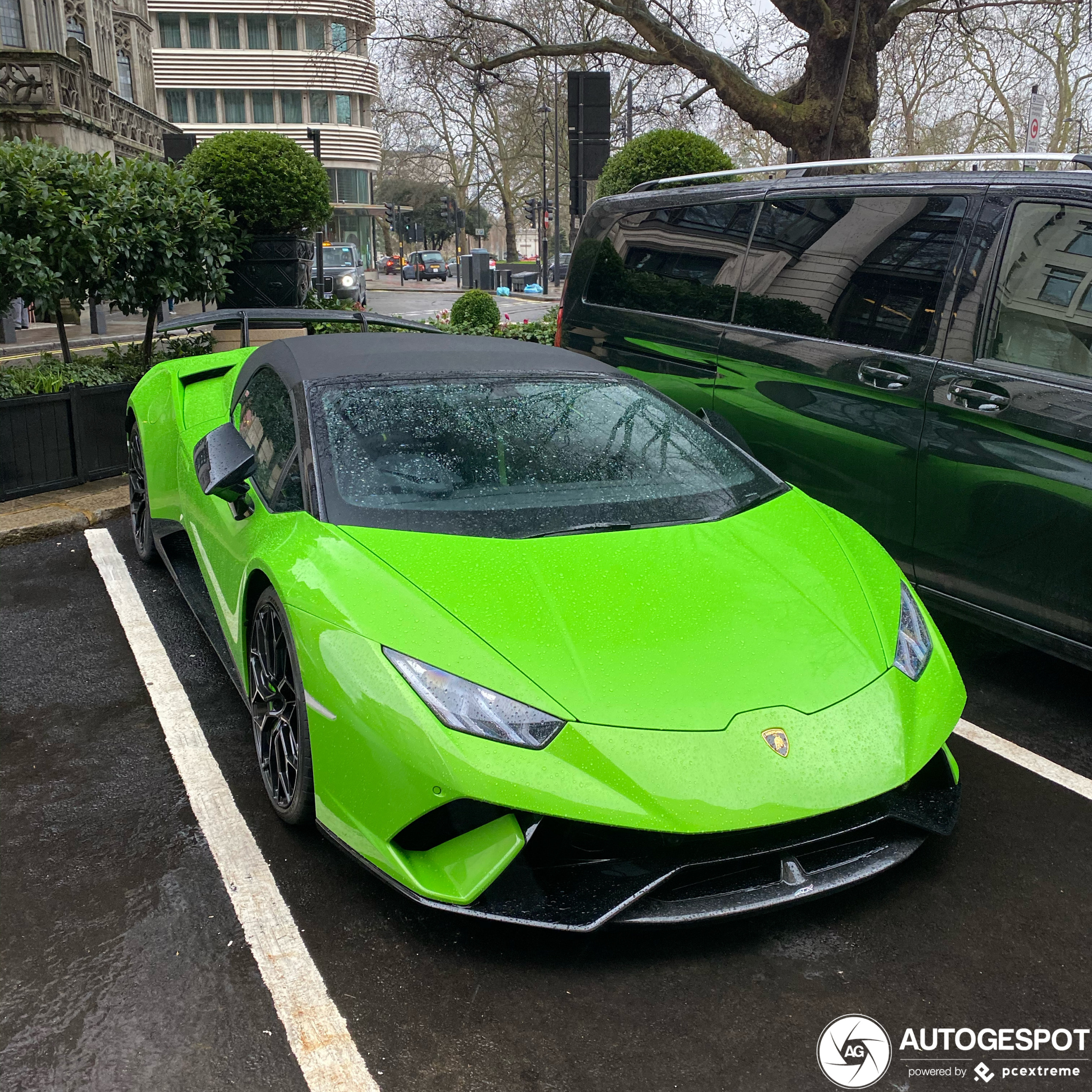 Lamborghini Huracán LP640-4 Performante Spyder