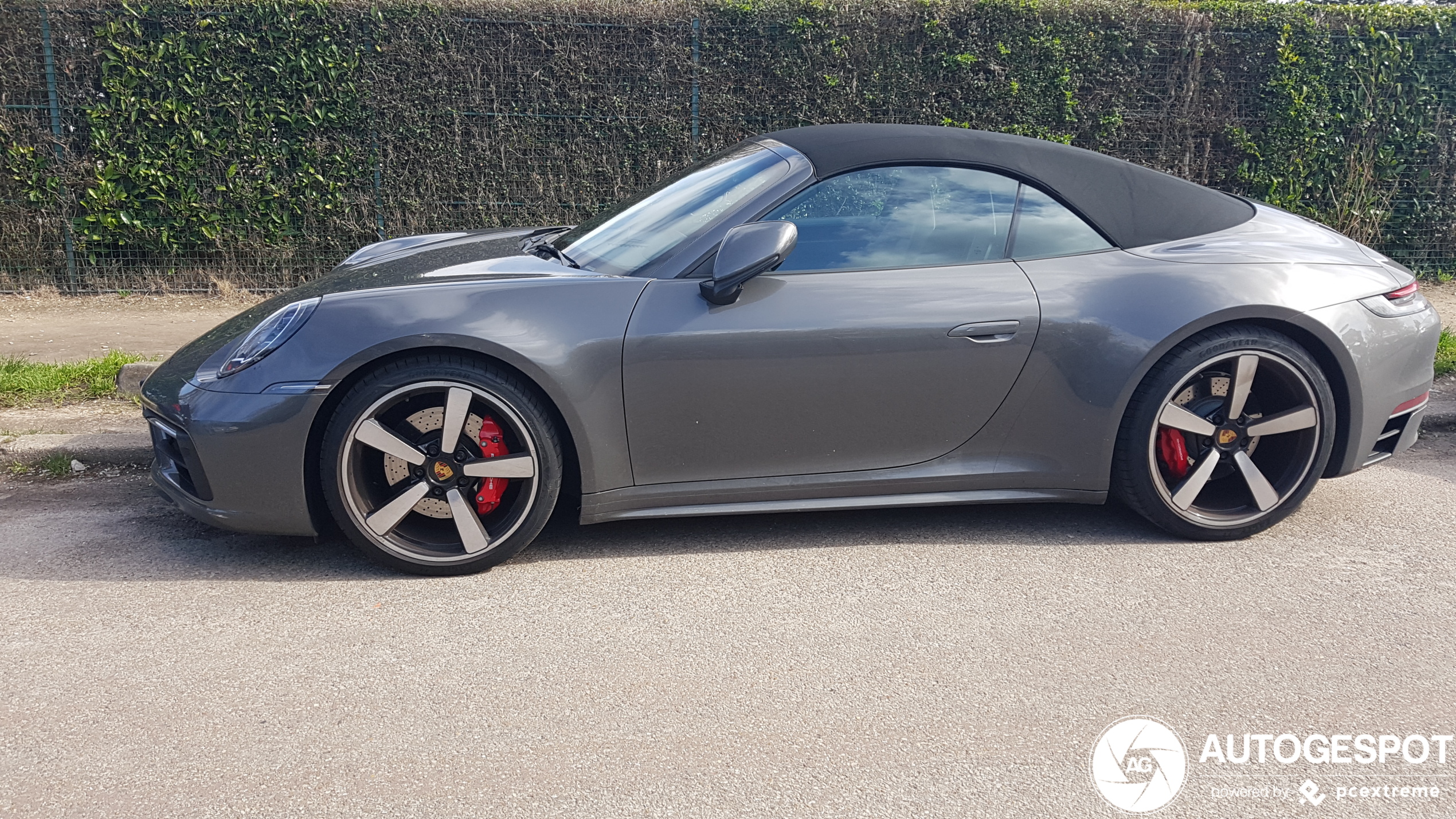 Porsche 992 Carrera 4S Cabriolet