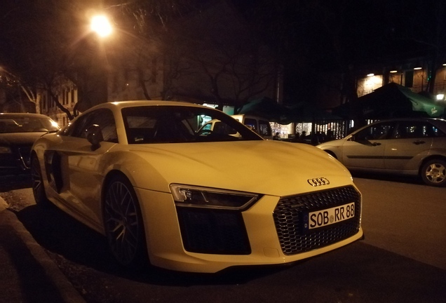 Audi R8 V10 Plus 2015