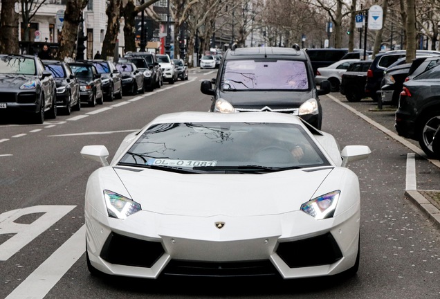 Lamborghini Aventador LP700-4