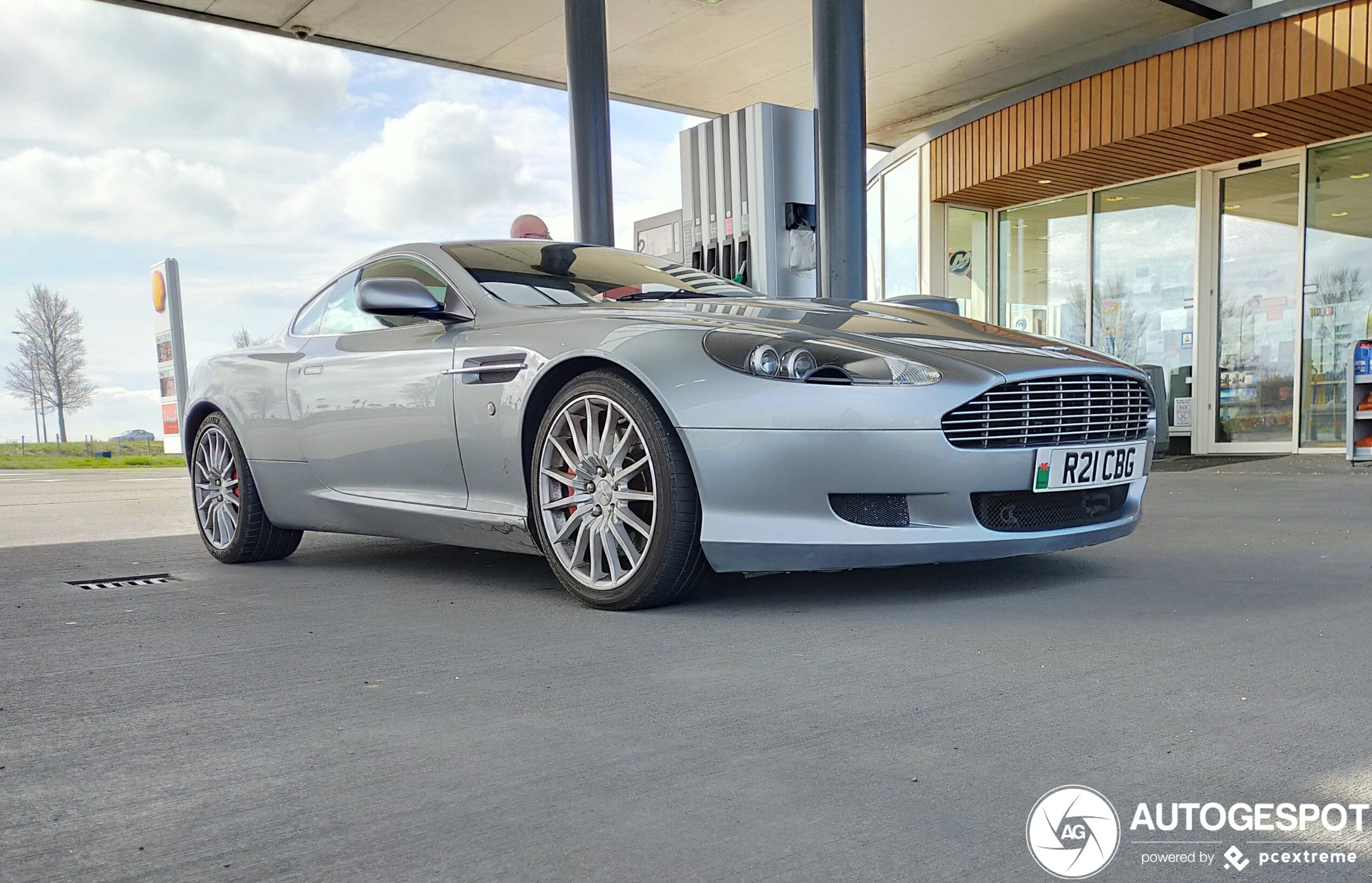 Aston Martin DB9