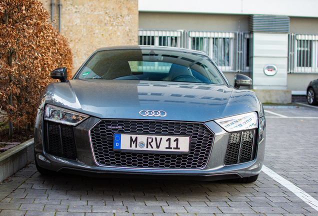 Audi R8 V10 Plus 2015