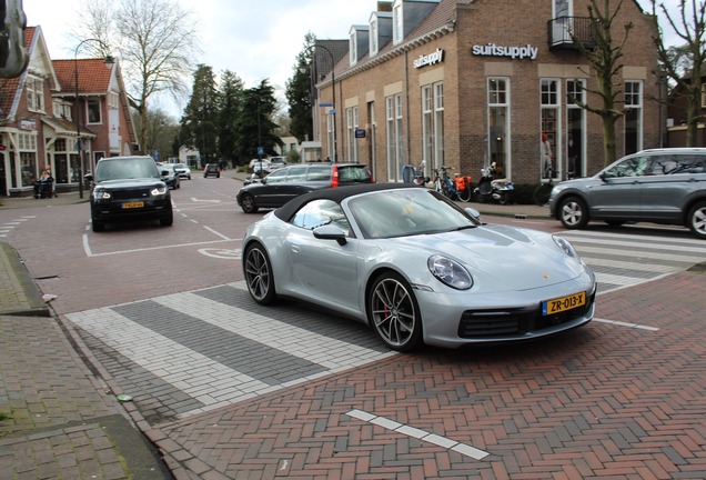 Porsche 992 Carrera 4S Cabriolet