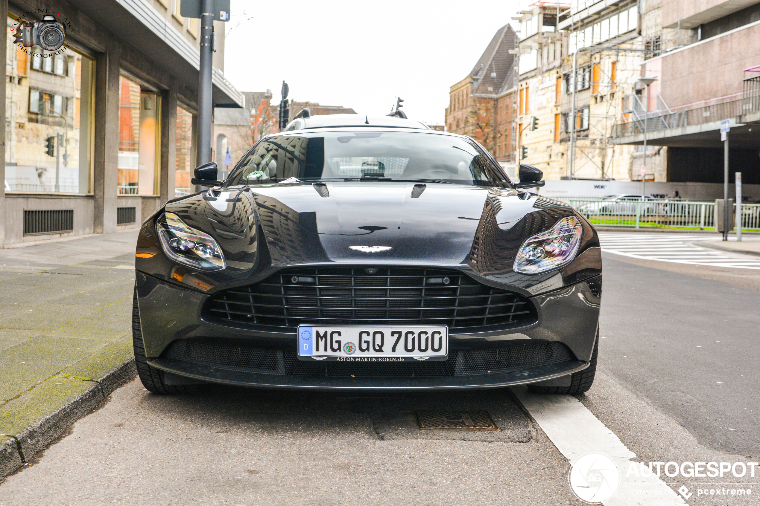 Aston Martin DB11 AMR