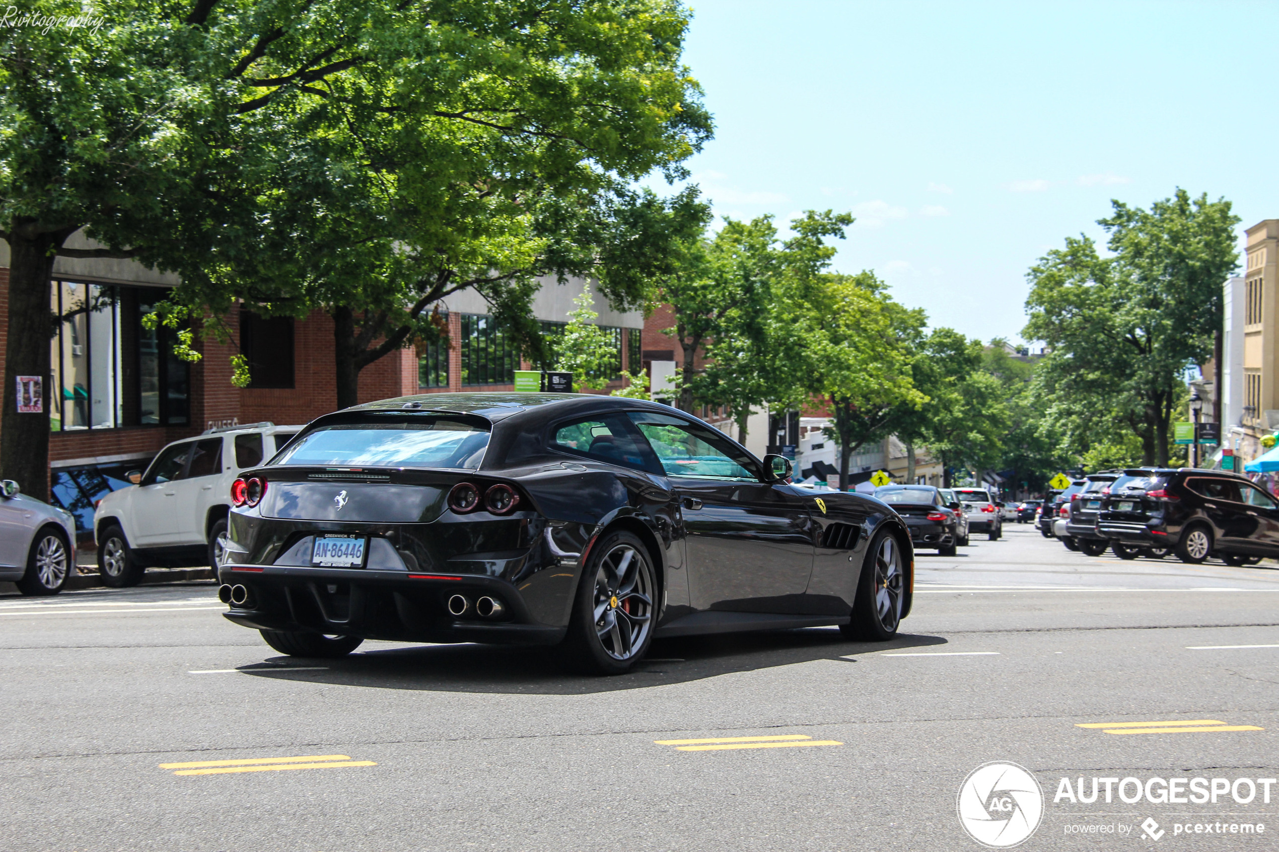 Ferrari GTC4Lusso T