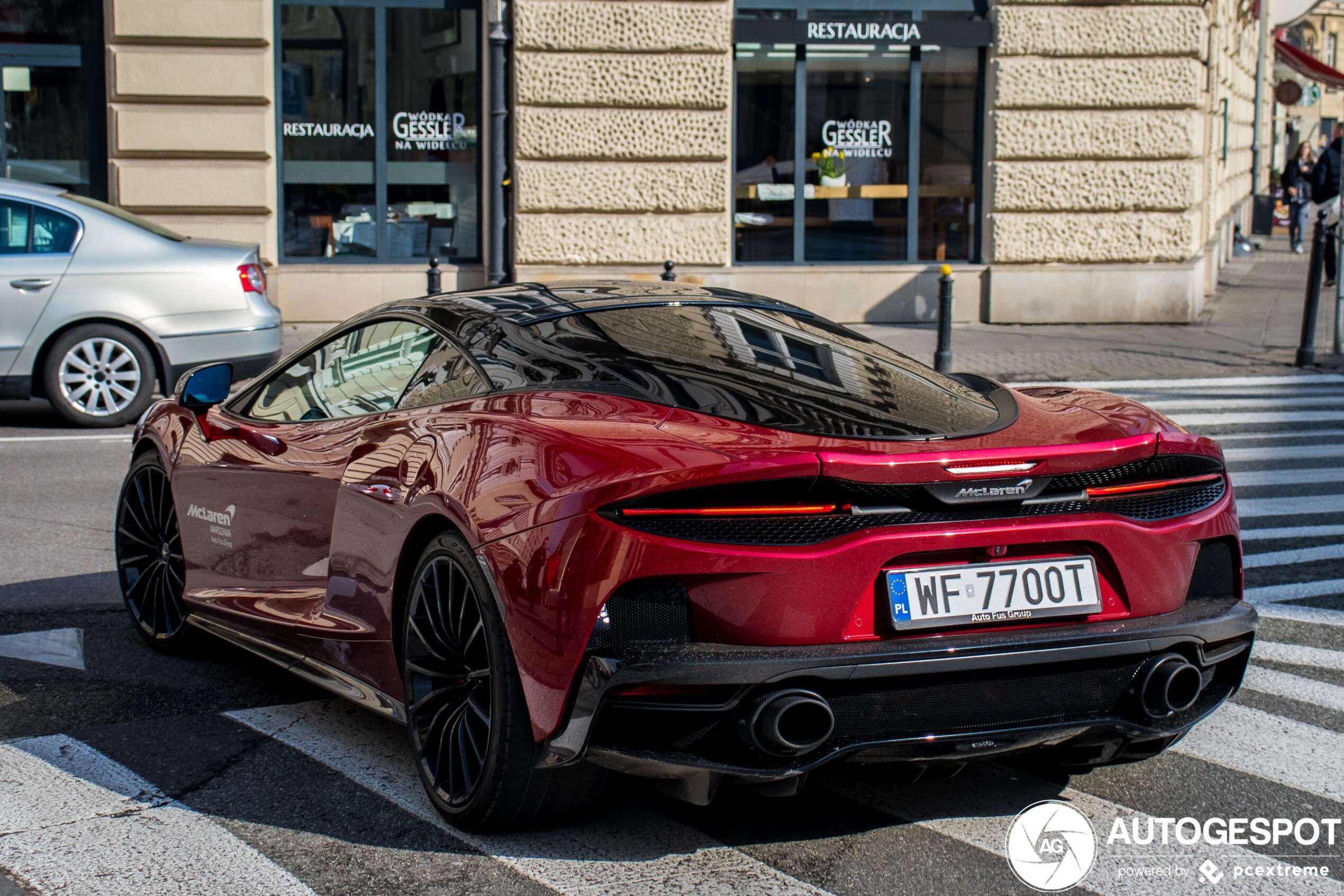 McLaren GT poseert graag voor de foto