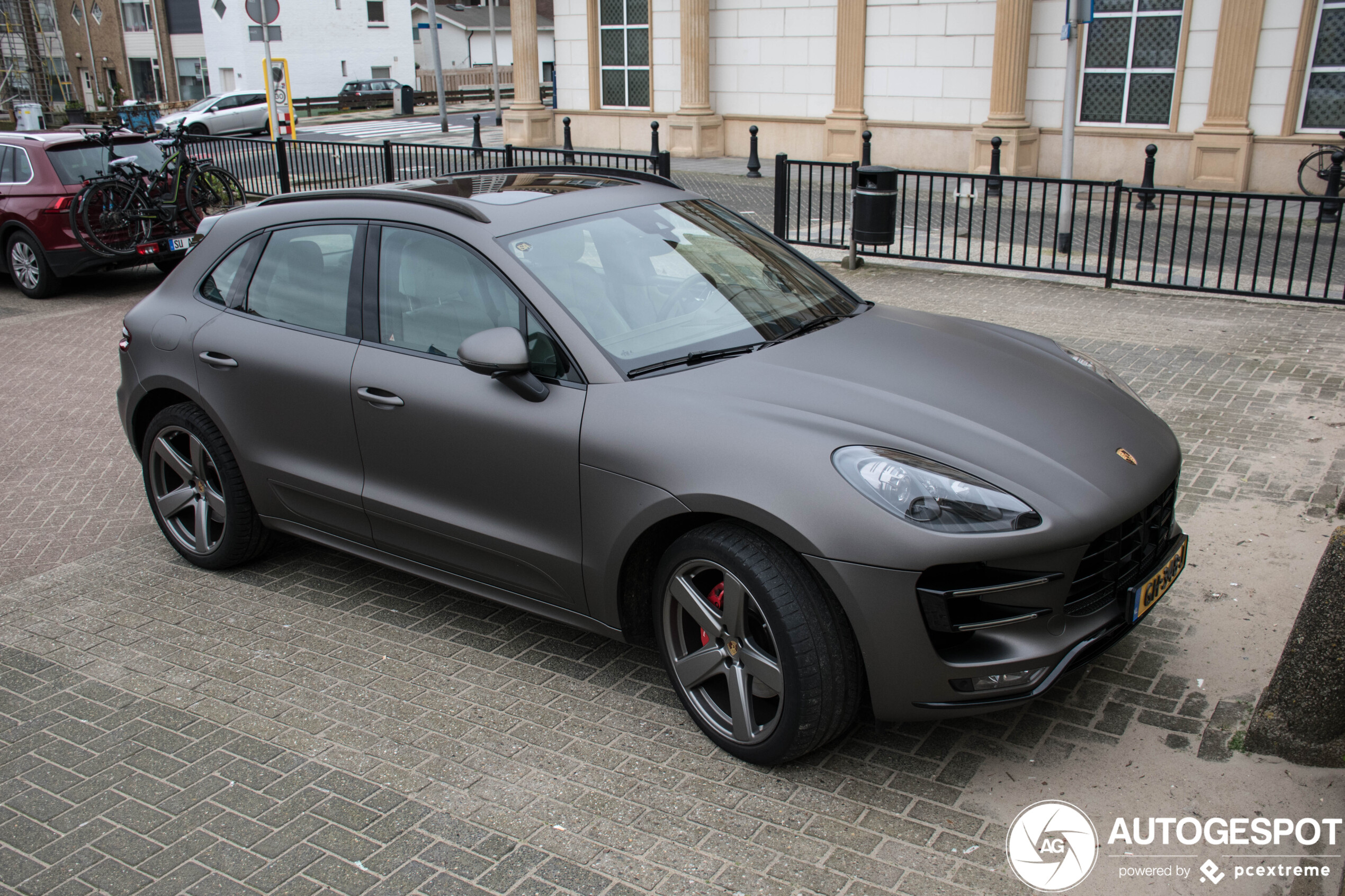 Porsche 95B Macan Turbo