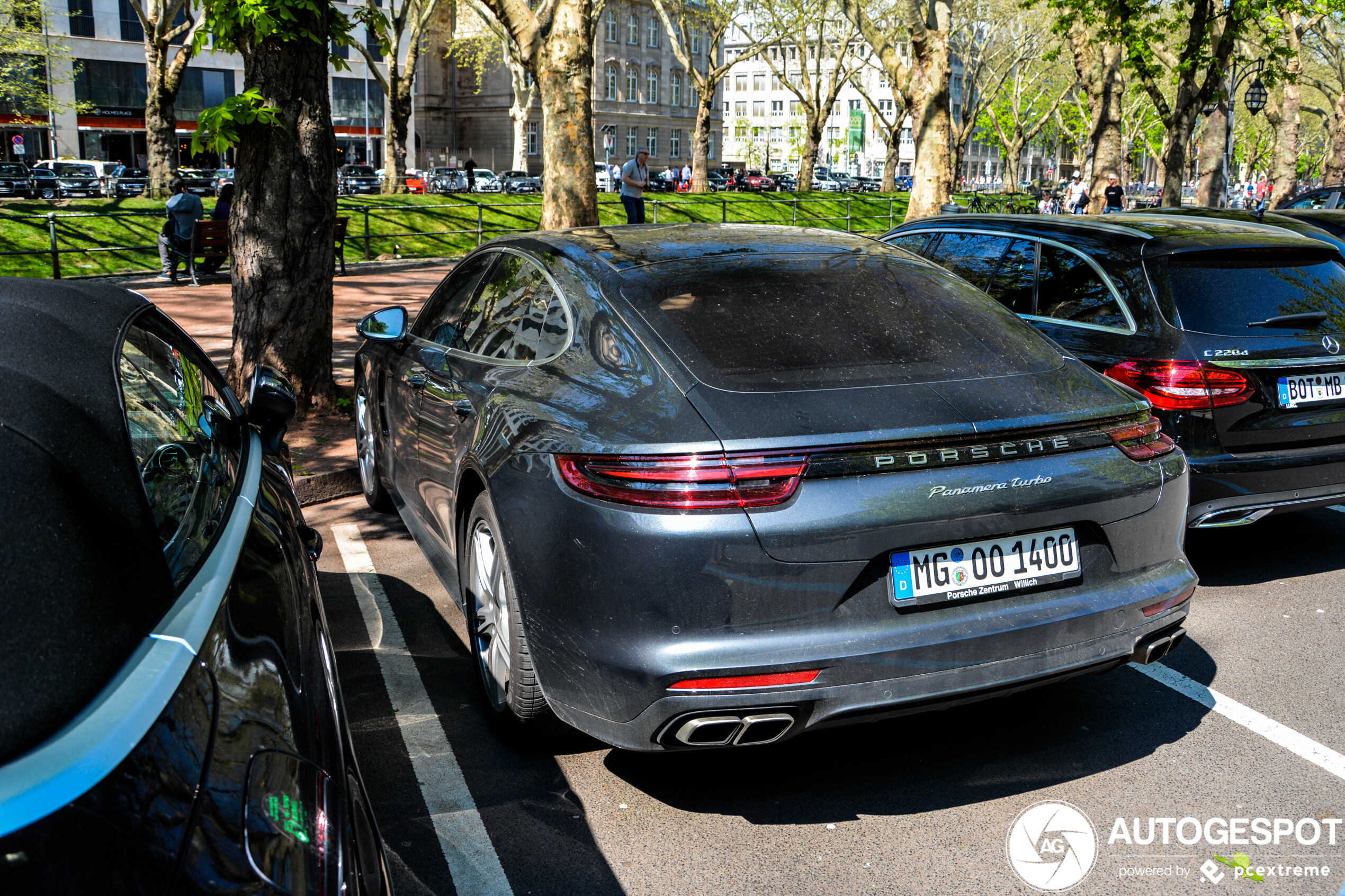 Porsche 971 Panamera Turbo