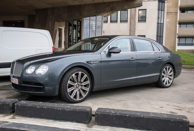 Bentley Flying Spur V8