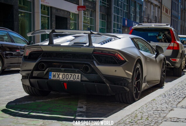 Lamborghini Huracán LP640-4 Performante