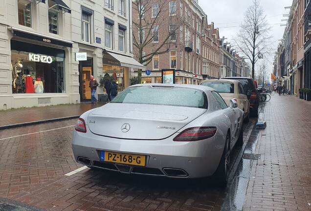 Mercedes-Benz SLS AMG