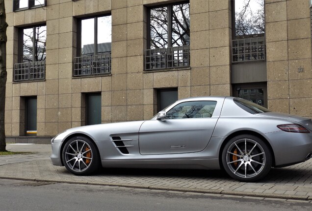 Mercedes-Benz SLS AMG