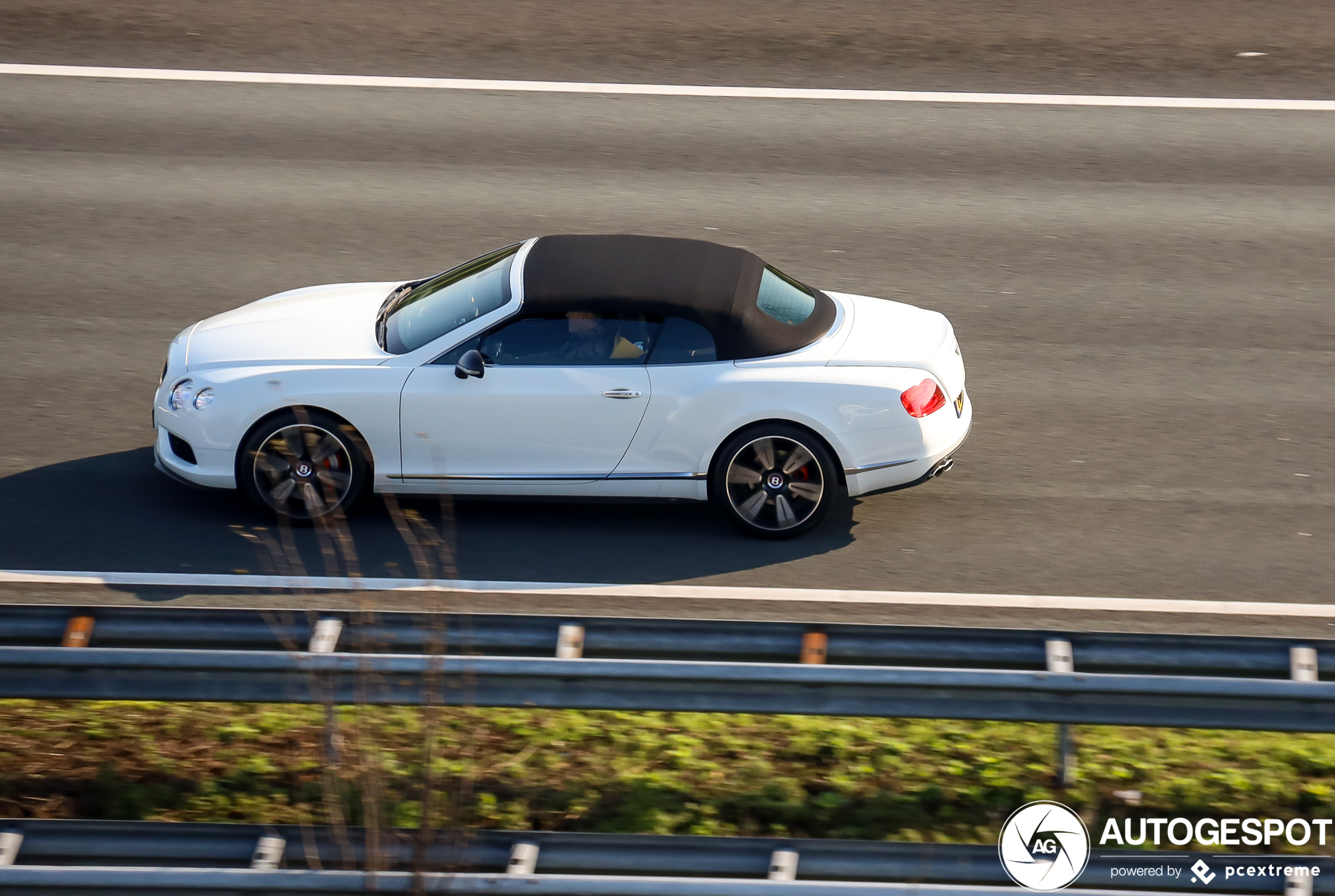 Bentley Continental GTC V8