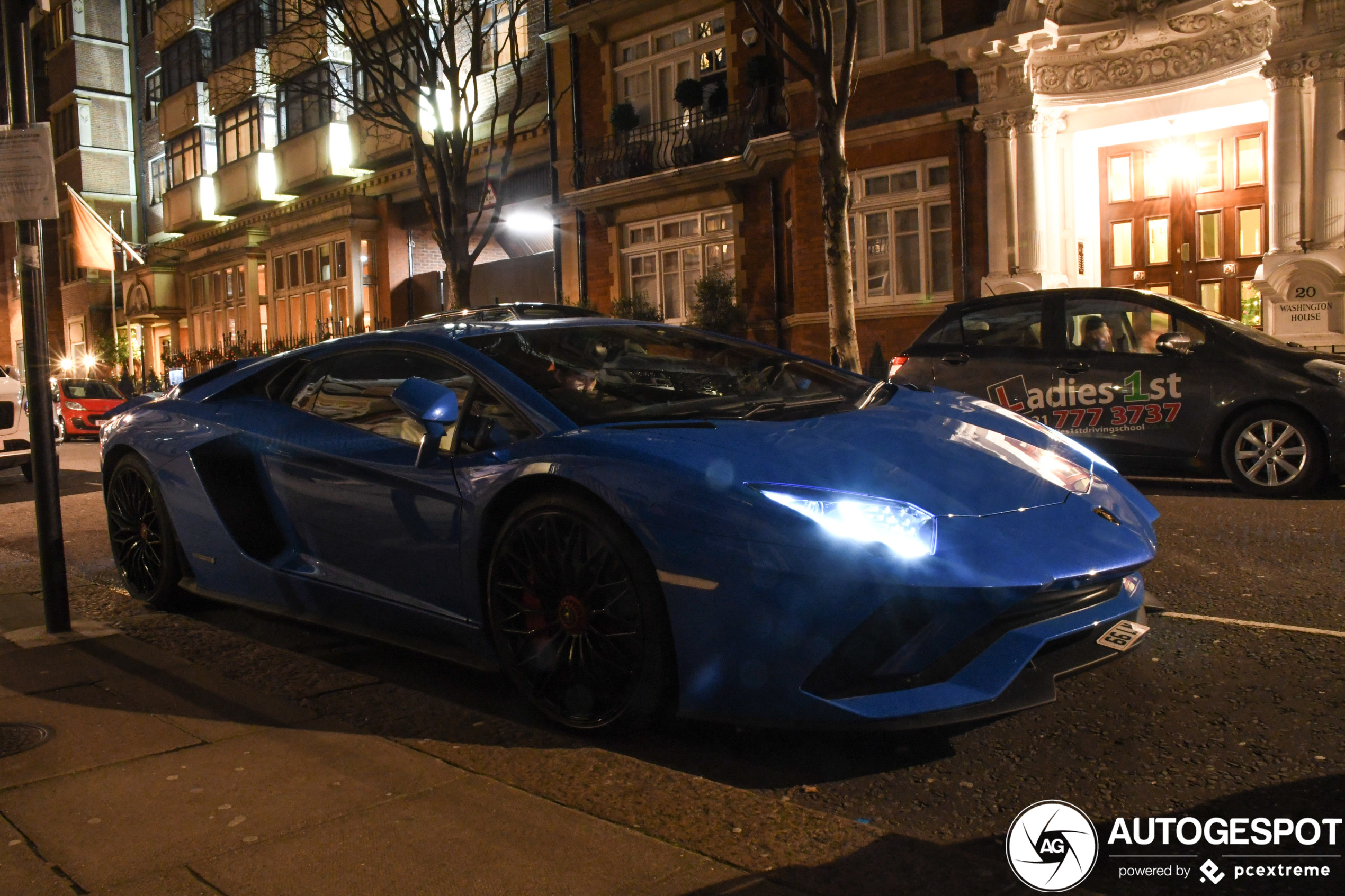 Lamborghini Aventador S LP740-4