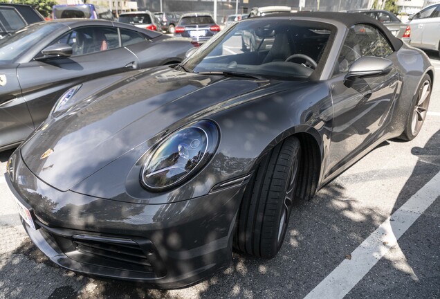 Porsche 992 Carrera 4S Cabriolet