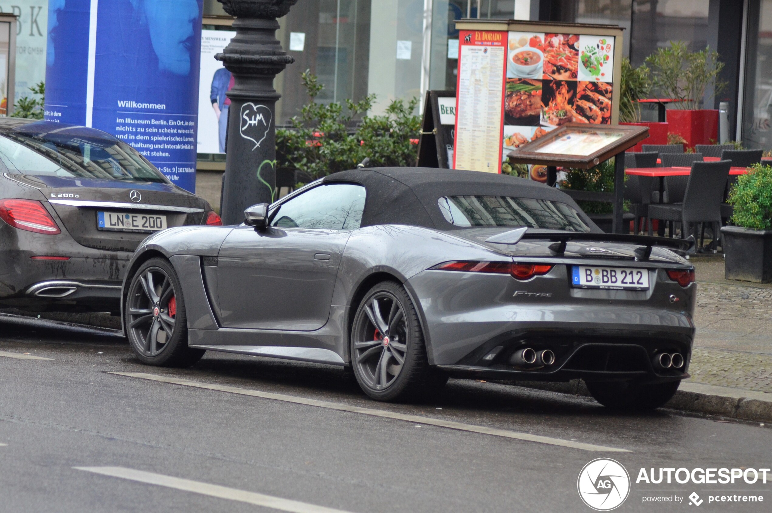 Jaguar F-TYPE SVR Convertible 2017