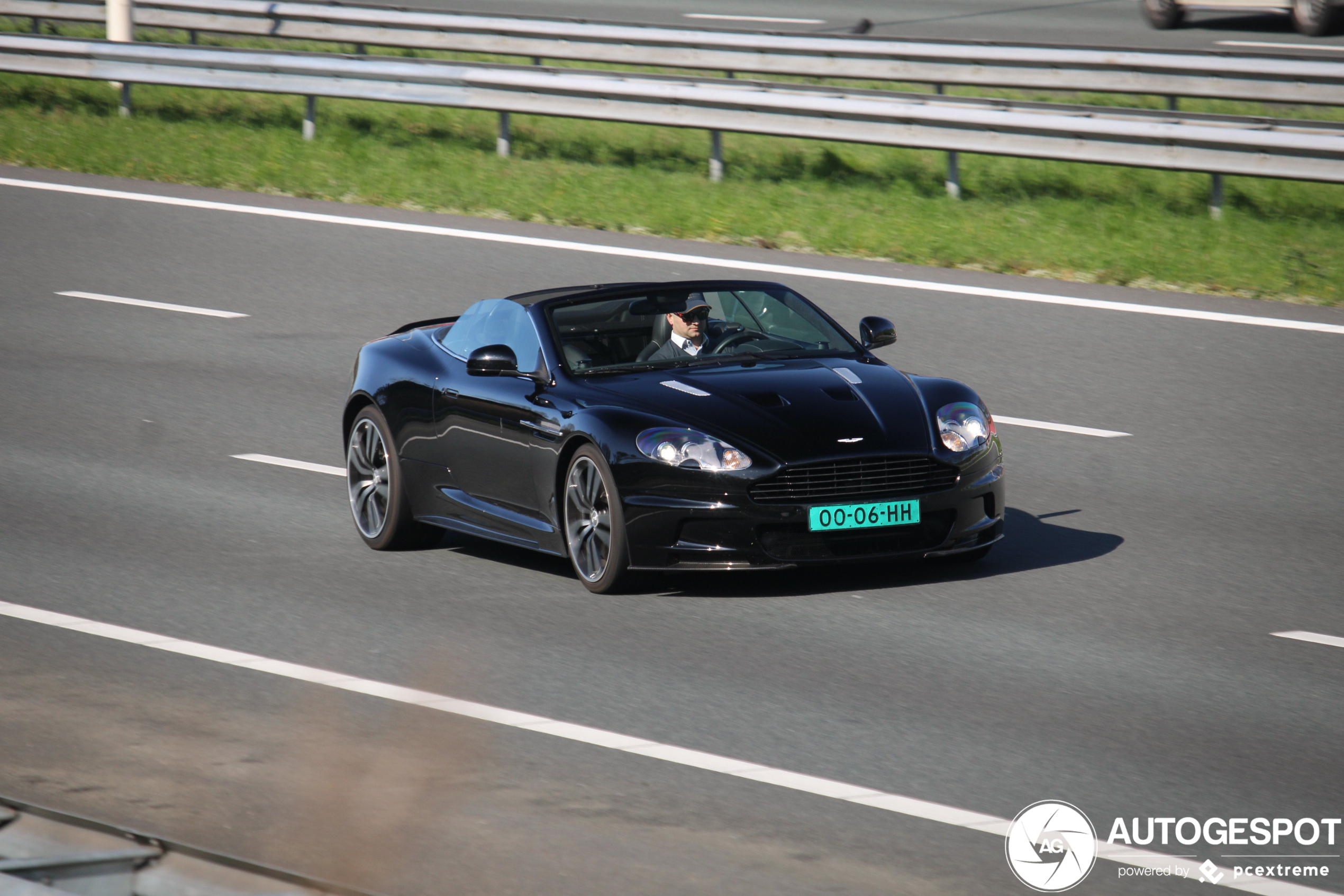 Aston Martin DBS Volante