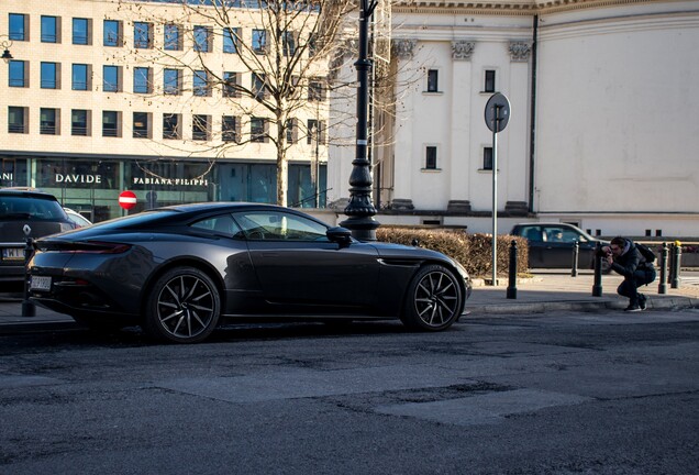 Aston Martin DB11