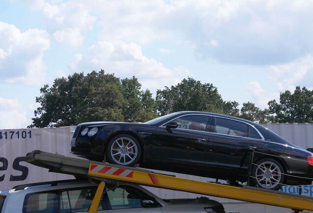 Bentley Flying Spur V8 S