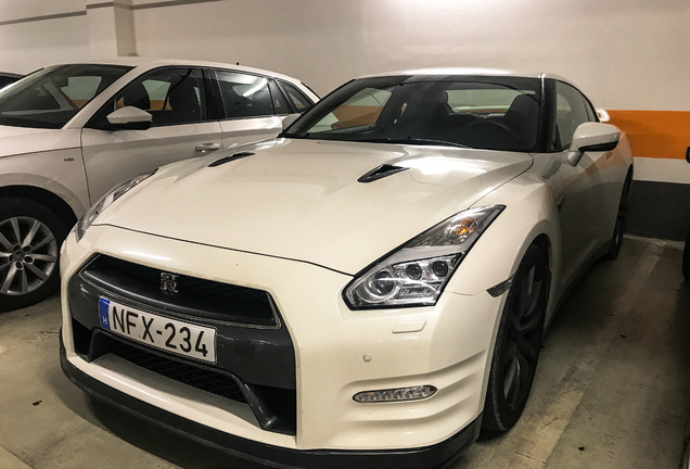 Nissan GT-R 2015