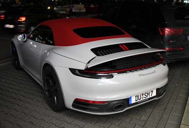 Porsche 992 Carrera 4S Cabriolet