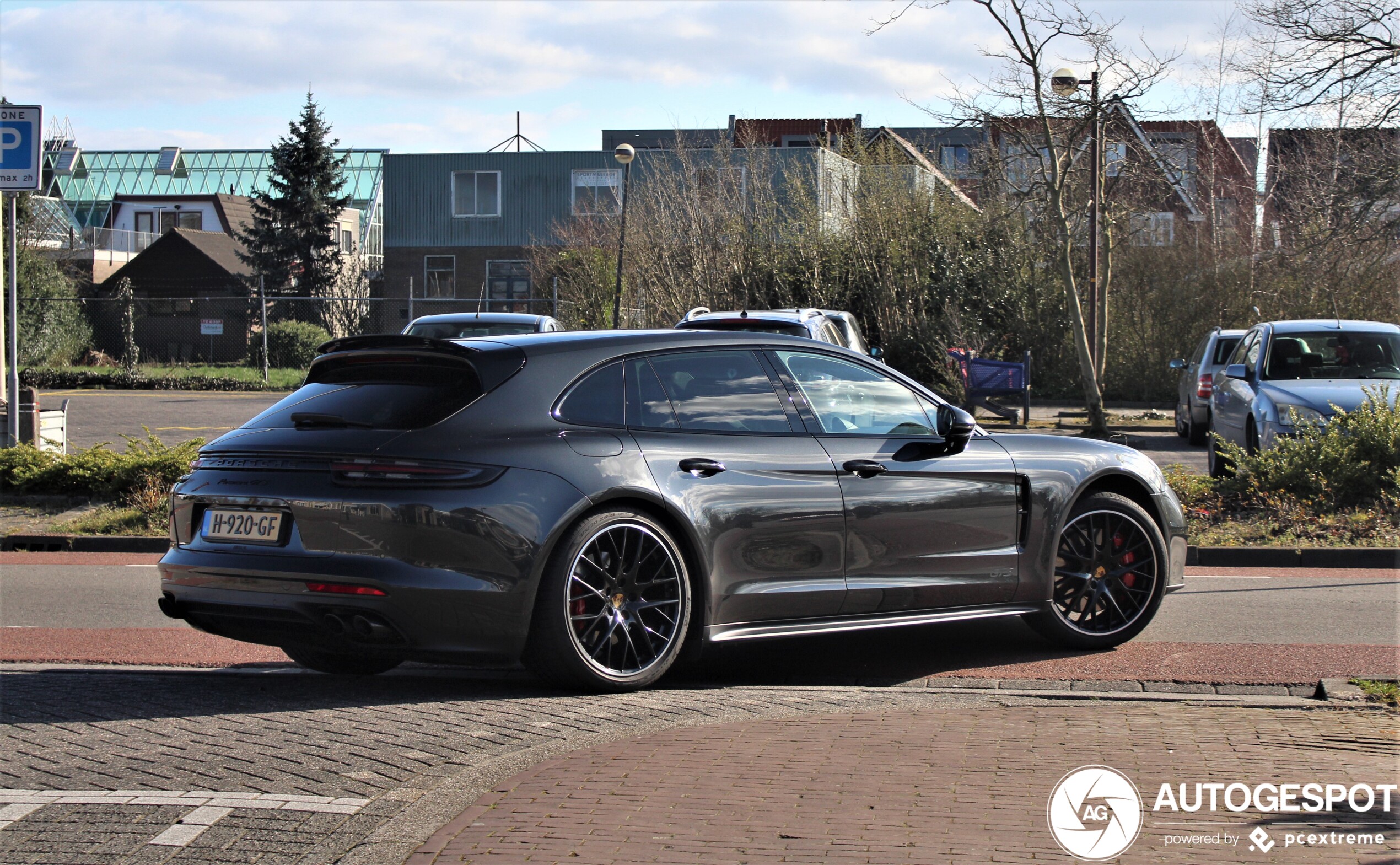 Porsche 971 Panamera GTS Sport Turismo