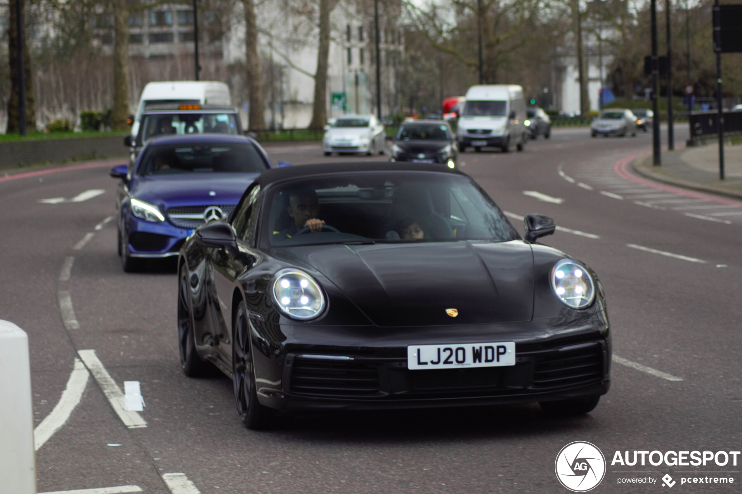 Porsche 992 Carrera 4S Cabriolet