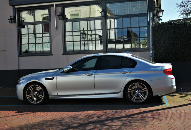 BMW M5 F10 2011