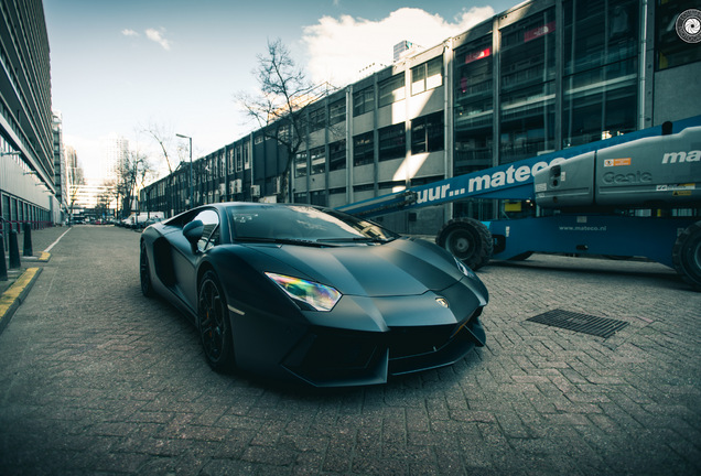 Lamborghini Aventador LP700-4