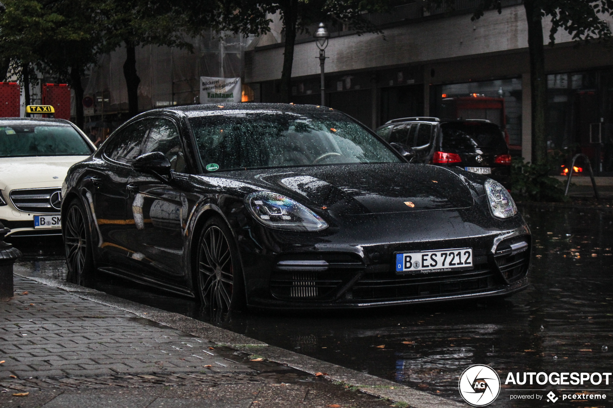 Porsche 971 Panamera Turbo