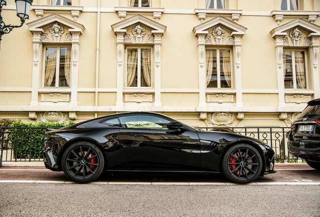 Aston Martin V8 Vantage 2018