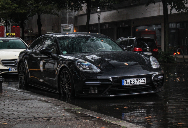 Porsche 971 Panamera Turbo