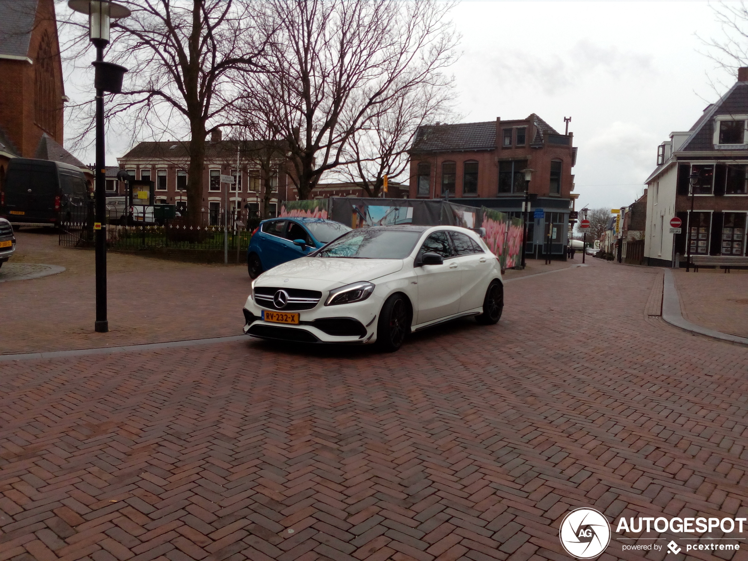 Mercedes-AMG A 45 W176 2015