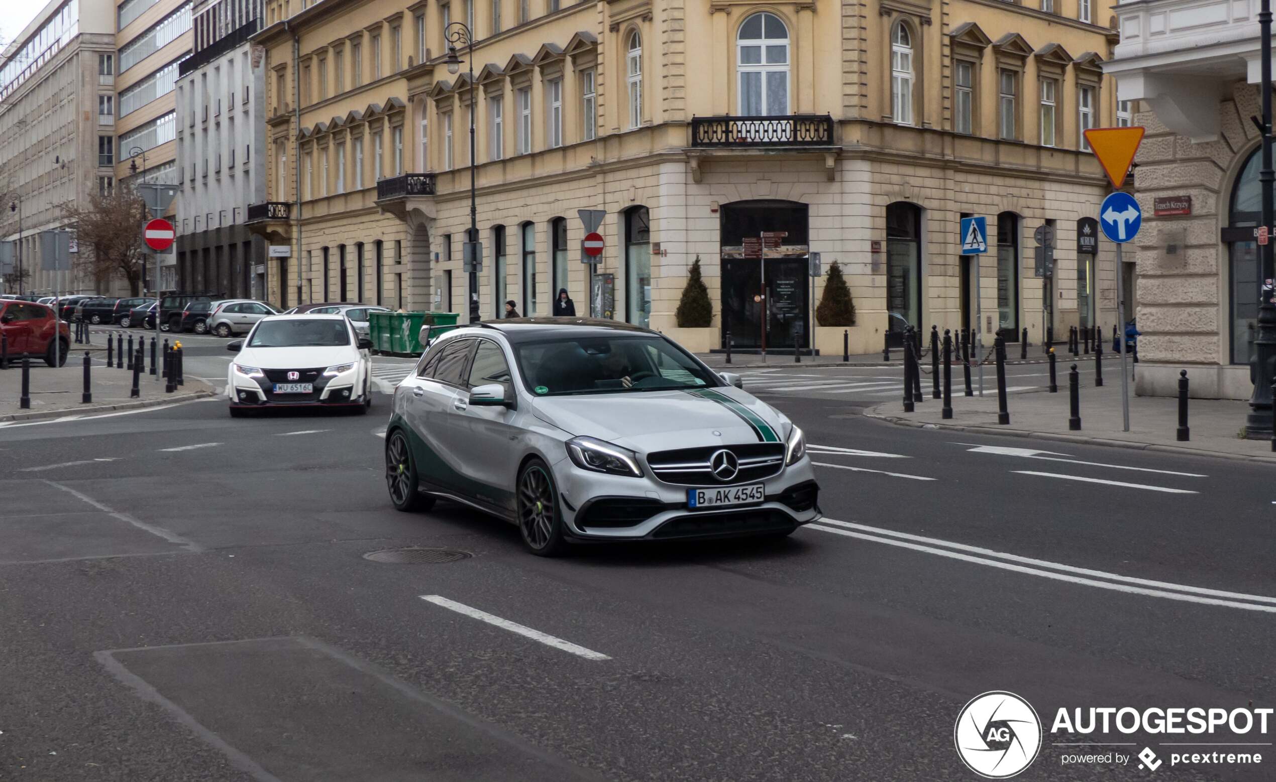 Mercedes-AMG A 45 W176 Petronas 2015 World Champions Edition