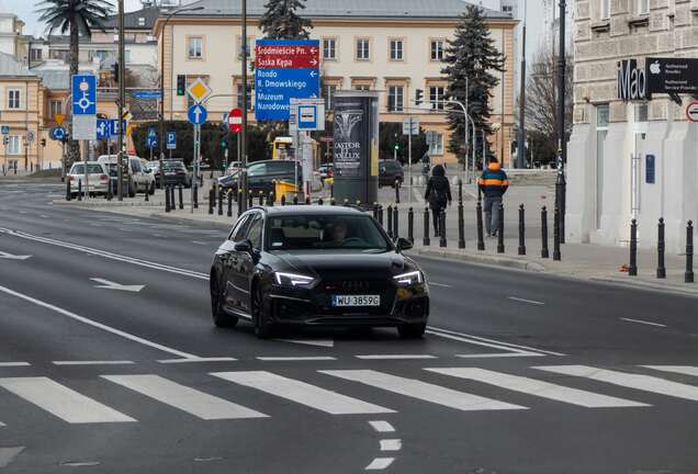 Audi RS4 Avant B9