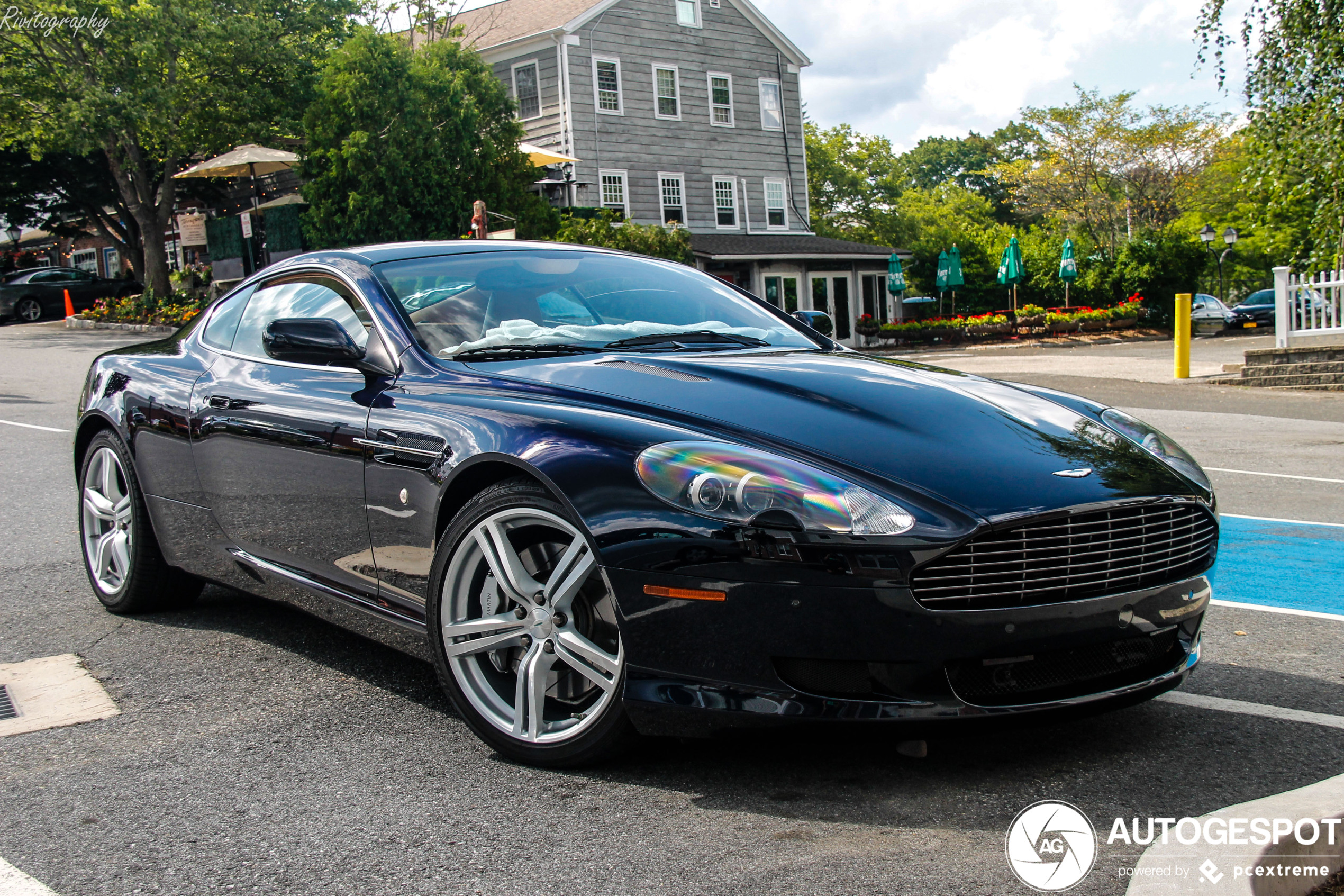 Aston Martin DB9