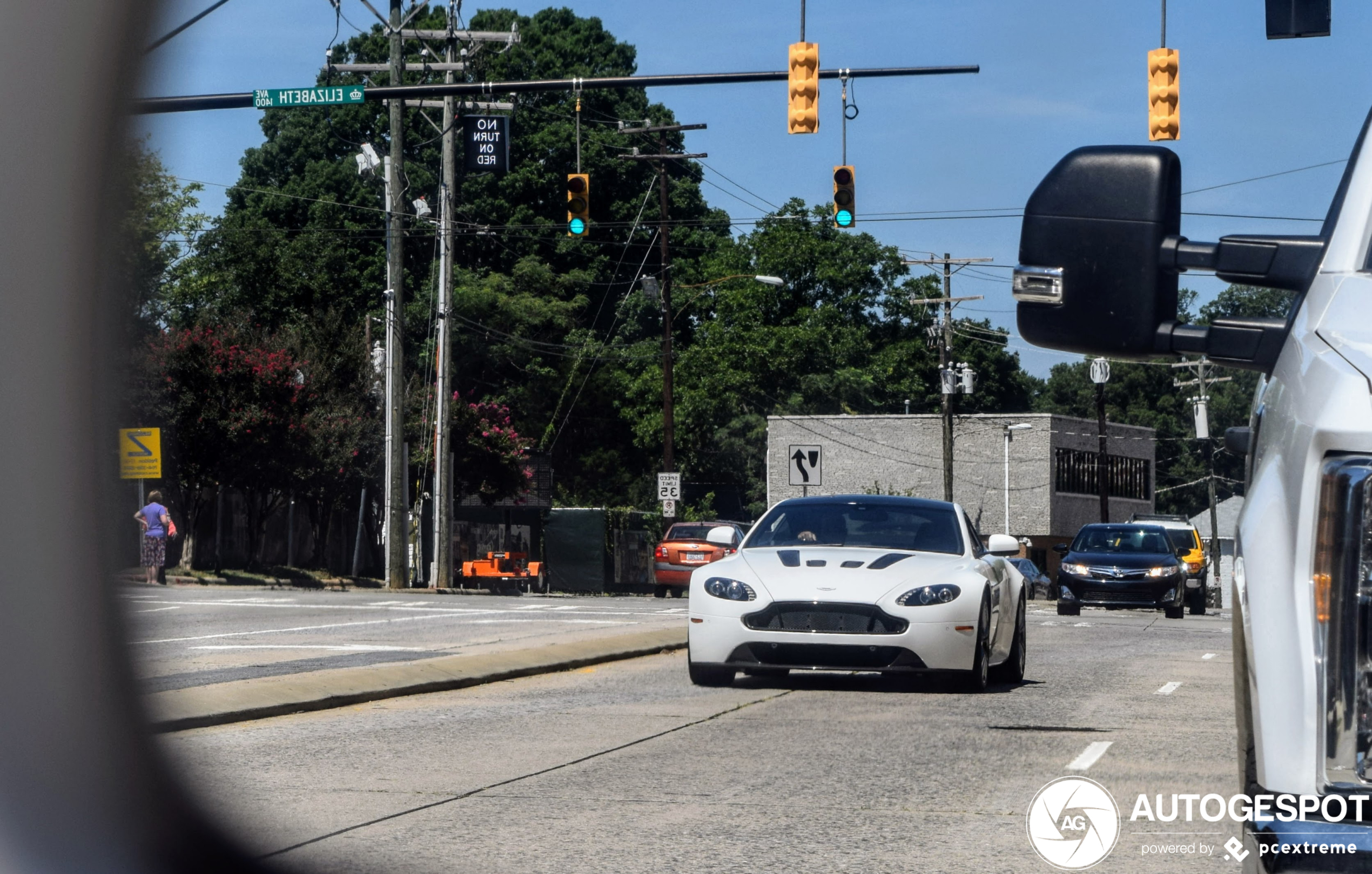 Aston Martin V12 Vantage S