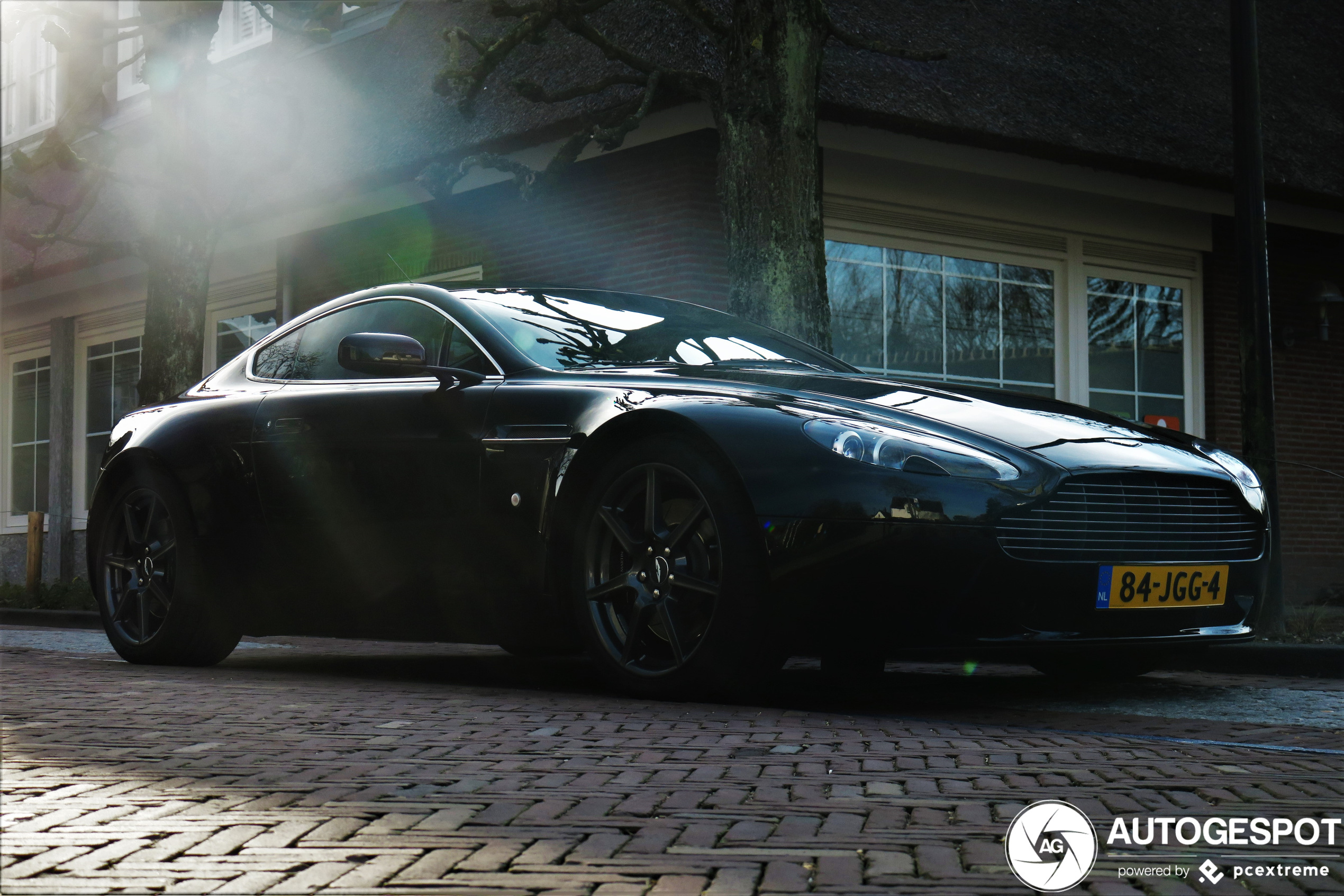 Aston Martin V8 Vantage