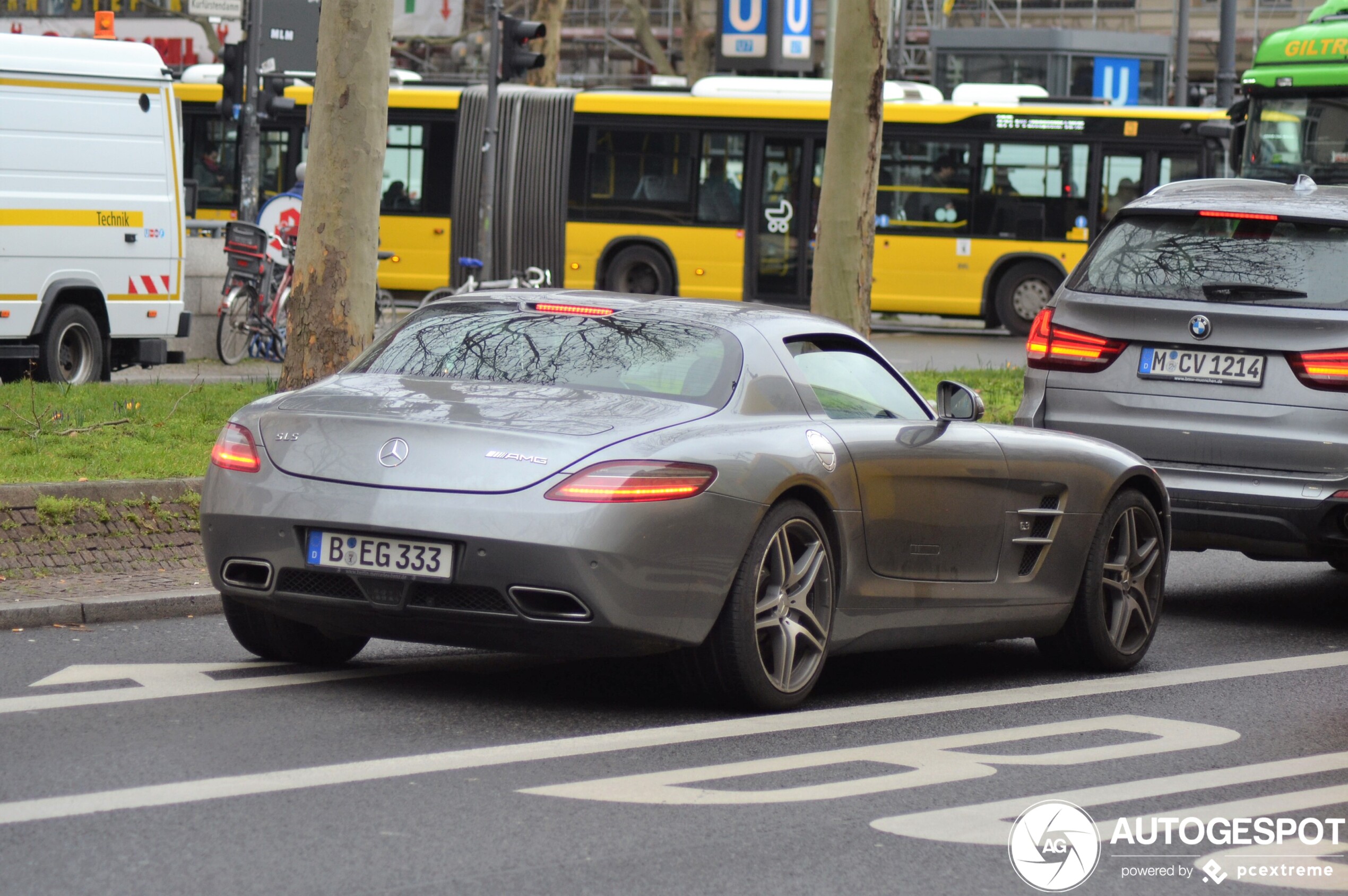 Mercedes-Benz SLS AMG